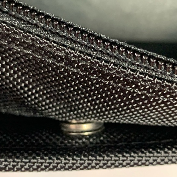 Brenthaven Triload Shoulder Case. Black. Excellent Condition. - Picture 3 of 14